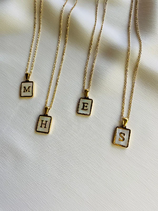 Wicker style necklaces-FRANKIE pearl letterplate necklace