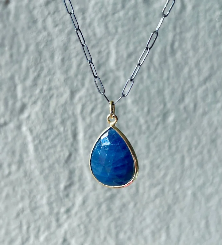 Clean-line necklaces-Sapphire Pendant