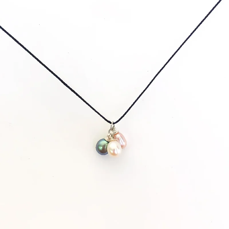 Drop lariat necklaces-Dancing Pearl Necklace